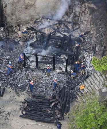 全焼した大聖院の霊火堂＝２０日、広島県廿日市市