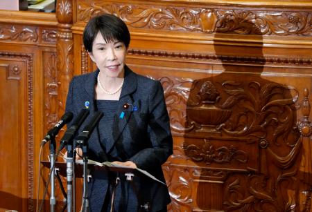 参院本会議で答弁する高市首相＝２２日午前