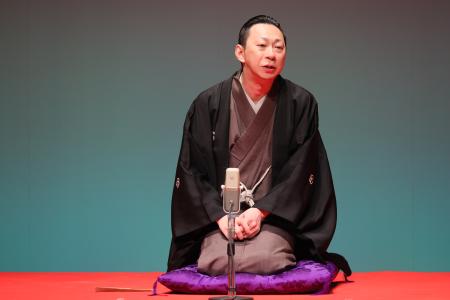 敗者復活選で１位になった春風亭朝枝さん＝東京都中野区