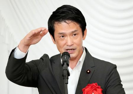 講演する中道改革連合の小川代表＝２７日午後、東京都千代田区