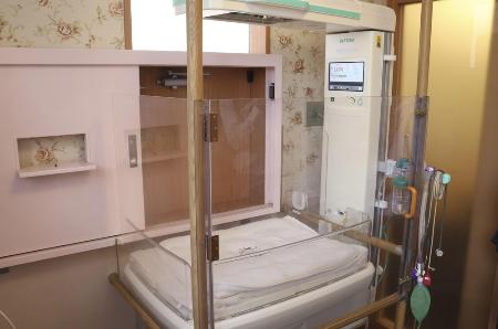慈恵病院の赤ちゃんポスト「こうのとりのゆりかご」＝２０２５年５月、熊本市