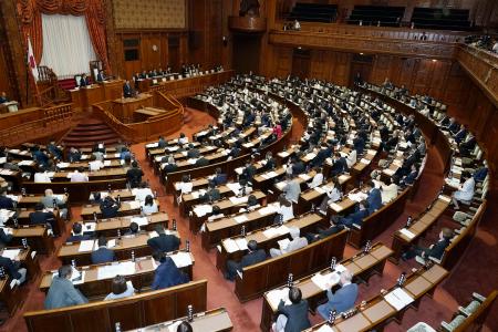 開かれた参院本会議＝２９日午前