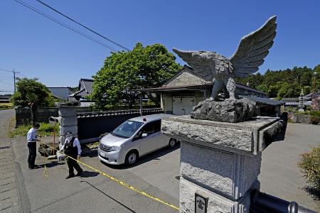 強盗殺人事件現場の住宅=17日、栃木県上三川町
