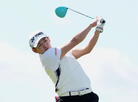 第2ラウンド、通算4アンダーで2位の岩井明愛=シービュー(共同)