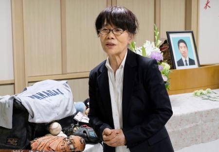 再発防止を訴える市川大輔さんの母正子さん=3日午後、東京都港区