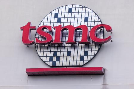 TSMCのロゴ=2025年4月、台湾・新竹(ゲッティ=共同)