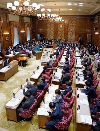 ２０２６年度補正予算案に関する総括質疑を実施した参院予算委＝５日午前