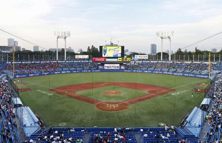 神宮球場＝２０２５年８月