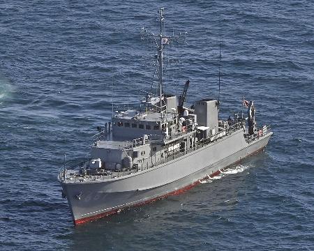 海上自衛隊の掃海艇「いずしま」＝２０２４年１１月、福岡県宗像市沖