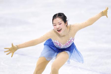 ミラノ・コルティナ冬季五輪の女子フリーで演技する中井亜美=2月、ミラノ(共同)