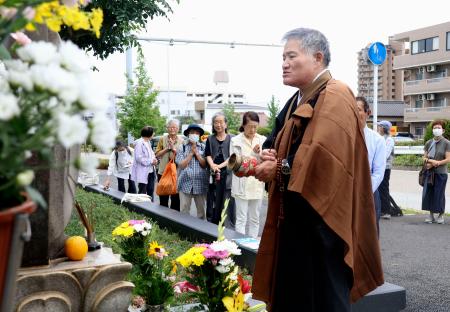 熱田空襲から８１年となり営まれた追悼式＝９日午前、名古屋市