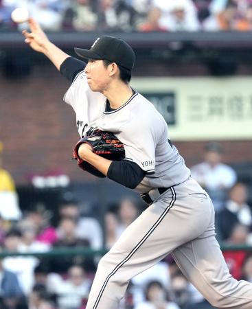 楽天戦に先発した巨人・戸郷＝楽天モバイルパーク