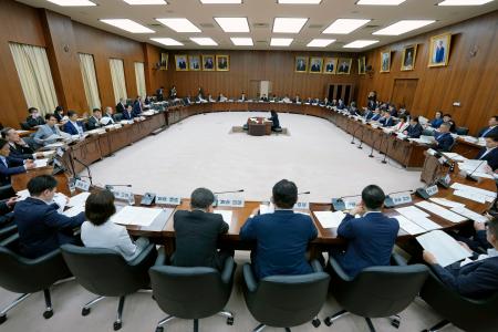 衆院憲法審査会＝１１日午前