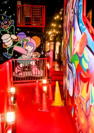 　「デザインフェスタギャラリー原宿」内の壁画＝東京都渋谷区