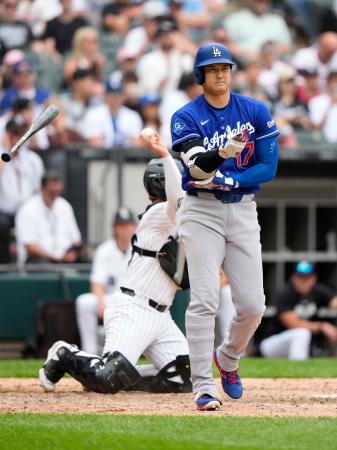 　ホワイトソックス戦の９回、四球を選んだドジャース・大谷＝シカゴ（共同）