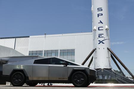 米スペースＸの施設＝３日、ロサンゼルス近郊（ゲッティ＝共同）