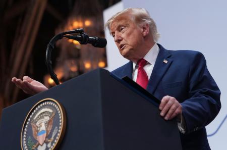 Ｇ７サミットの閉幕後、記者会見するトランプ米大統領＝１７日、フランス東部エビアン（ＡＰ＝共同）