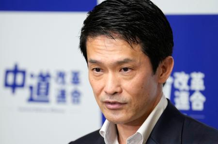 ３党合流に関する協議体設置を要請後、記者会見する中道改革連合の小川代表＝１９日午後、国会