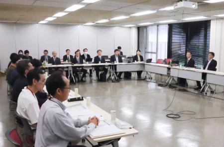 福岡市で開かれた食品公害「カネミ油症」を巡る３者協議＝２０日午前