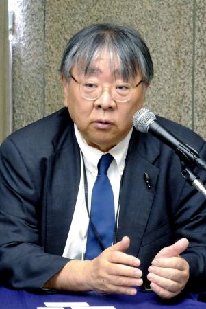 記者会見する日本心臓移植学会の澤芳樹代表理事＝２０日午後、東京都千代田区