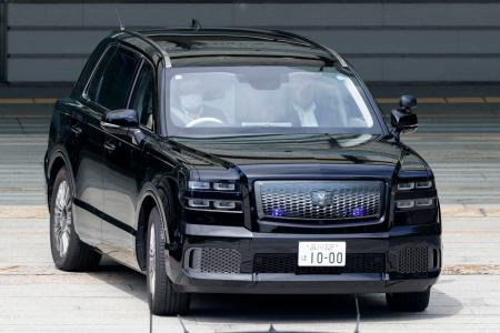 トヨタ自動車の最高級ブランド「センチュリー」のSUVに新調された高市首相が移動で使う専用車=22日午前、首相官邸