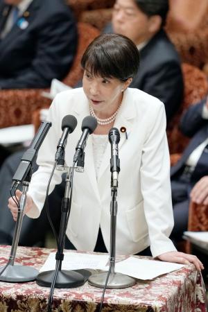衆院予算委で答弁する高市首相＝２２日午前