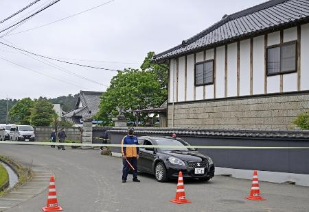 強盗殺人事件があった栃木県上三川町の住宅付近=5月