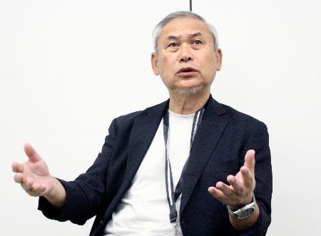 取材に応じる日本サッカー協会の佐々木則夫女子ナショナルチームダイレクター＝２３日、東京都文京区