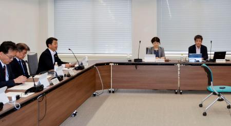 ＳＮＳを利用する青少年の保護対策を議論するこども家庭庁の有識者会議＝２６日午後、こども家庭庁