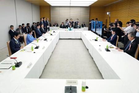 経済財政諮問会議＝３０日午後、首相官邸