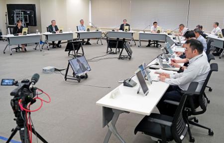 中部電力浜岡原発の耐震データ不正について議論した原子力規制委の定例会合=1日午前、東京都港区