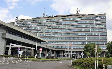 長野県警本部が入居する長野県庁