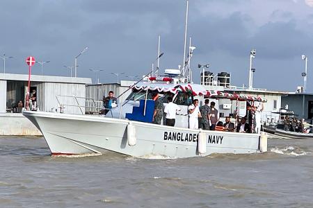 政府安全保障能力強化支援（ＯＳＡ）でバングラデシュ海軍に供与された警備艇＝２日（在バングラデシュ日本大使館提供）