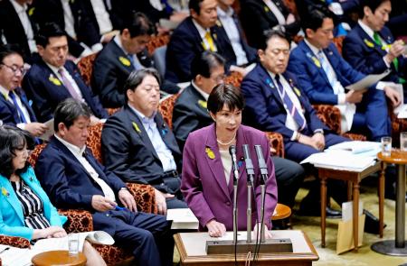 参院決算委で答弁する高市首相＝６日午後