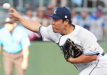 楽天戦に先発した西武・平良＝沖縄セルラー