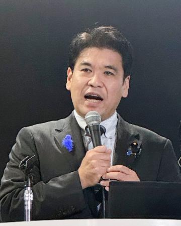 東京都内で講演する松本文科相＝８日