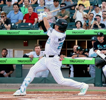傘下マイナー３Ａシャーロットの一員として出場し、１回に適時二塁打を放つホワイトソックス・村上＝シャーロット（共同）