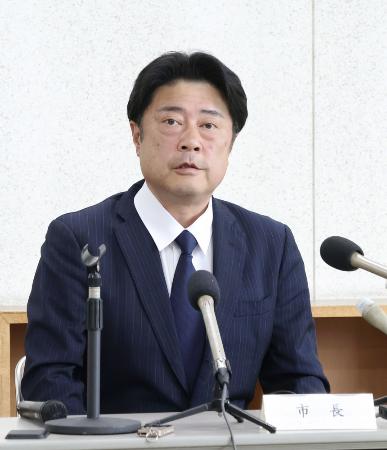 福岡県田川市の村上卓哉前市長＝５月、田川市役所