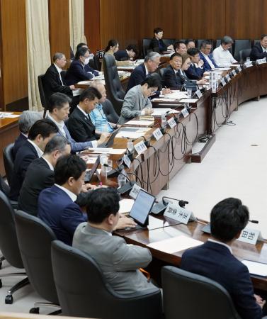 開かれた衆院憲法審査会＝９日