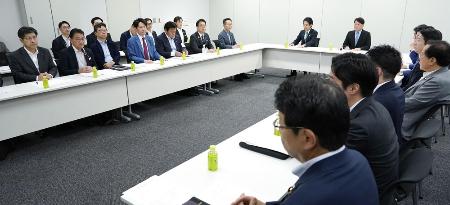 社会保障国民会議の実務者会議＝１６日、国会