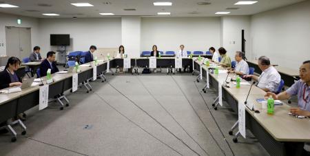 整備新幹線の貸付料に関する国交省の有識者委員会＝２２日午前、東京・霞が関