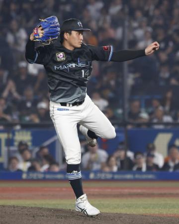楽天戦に先発したロッテ・小島＝ＺＯＺＯマリン