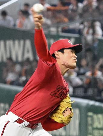 巨人戦に先発した広島・斉藤優＝東京ドーム