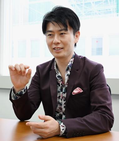 インタビューに答える福間洸太朗