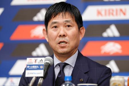 記者会見するサッカー日本代表の森保一監督＝２４日、東京都内のホテル