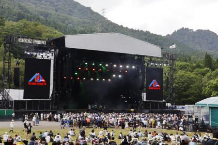 フジロックフェスティバルの会場=24日、新潟県湯沢町