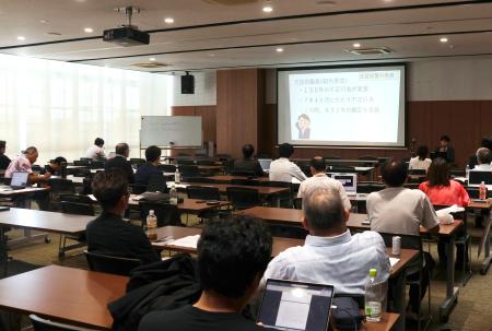 佐賀県弁護士会が開いた九州各地の弁護士との交流集会＝２５日午後、佐賀市