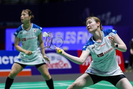 中国オープンの女子ダブルス決勝で中国ペアと対戦する福島由紀(左)、松本麻佑組=26日、常州(ゲッティ=共同)
