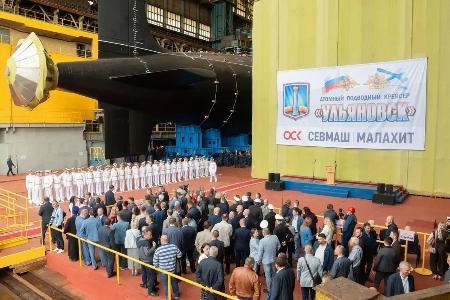 最新鋭の原子力潜水艦「ウリヤノフスク」の進水式＝２８日、ロシア・セベロドビンスク（ロシア国防省提供・共同）