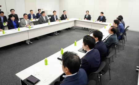 社会保障国民会議の実務者会議＝２９日午前、国会